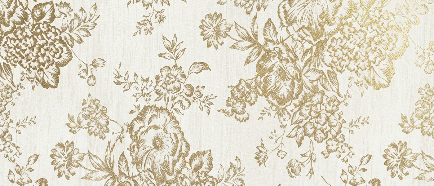 Ein florales Hintergrundbild der Avenoso Perücken Academy zeigt goldene Blumenmuster auf einer hellen strukturierten Fläche.